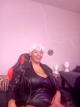 LaReineCleo online show from April 20, 10:18 am