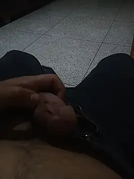 ouchenshadow2975 online show from November 23, 4:29 pm