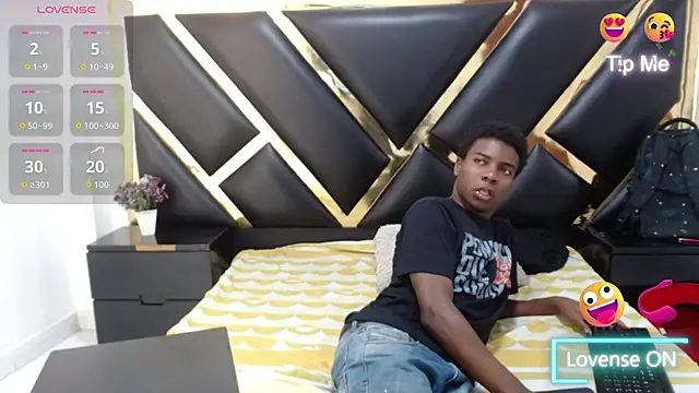 NoahJhonson69 online show from March 11, 11:38 am