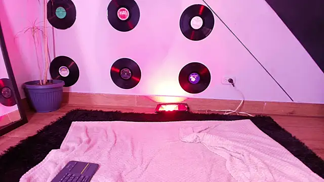 goddess julieta online show from March 11, 6:47 pm