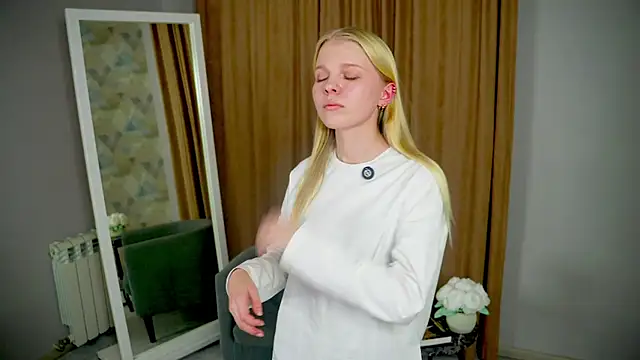 NakitaSwam online show from November 19, 11:54 am