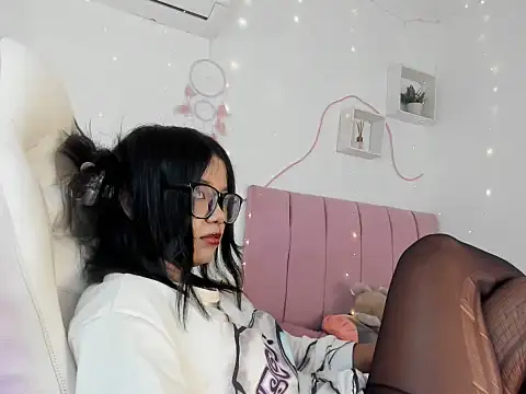 Luna lexy04 online show from May 2, 4:39 am