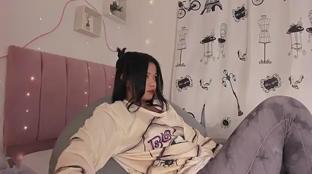 Luna lexy04 online show from May 6, 4:19 am