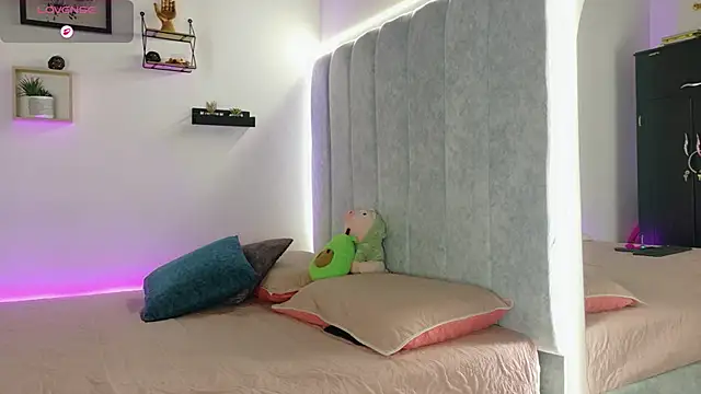  manumontoya online show from February 6, 4:32 pm