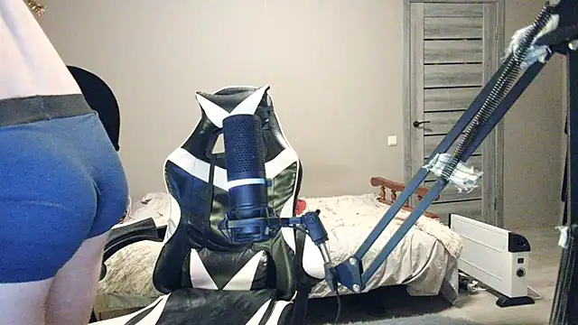 6thfingq online show from December 20, 4:25 pm