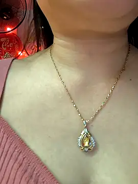 Snapshot of dis_princess chatting on February 28, 1:39 am dis princess online show from February 28, 1:39 am