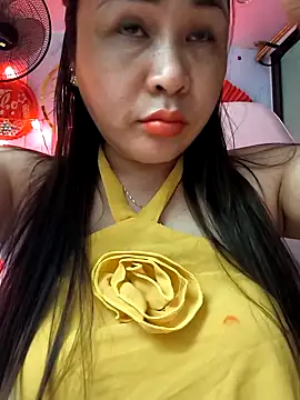 Snapshot of dis_princess chatting on March 2, 1:52 am dis princess online show from March 2, 1:52 am