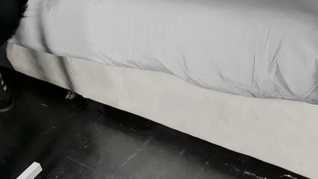 Mia elan   online show from December 17, 8:37 pm