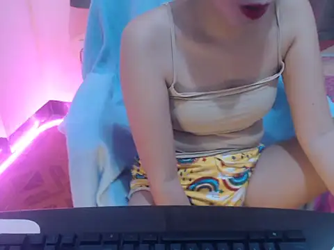 HotAsian Yazzi69 online show from March 3, 4:24 pm