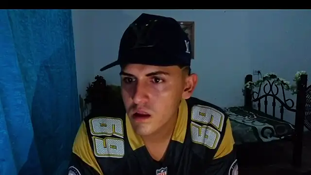 Snapshot of yan-l18 chatting on November 20, 2:56 am yan-l18 online show from November 20, 2:56 am