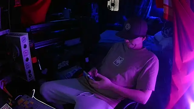 Bowerboi online show from November 29, 12:46 am