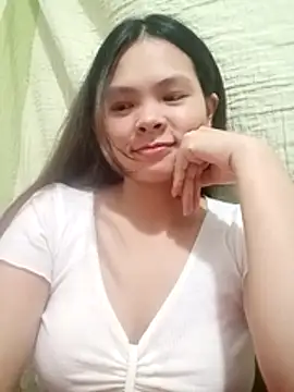 Snapshot of quynhquynh_ chatting on December 14, 2:44 pm quynhquynh online show from December 14, 2:44 pm