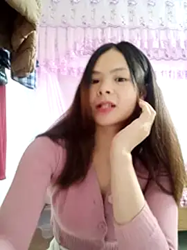 Snapshot of quynhquynh_ chatting on January 8, 5:21 am quynhquynh online show from January 8, 5:21 am