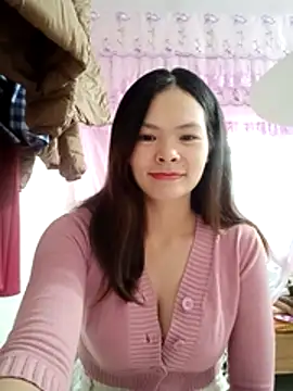 Snapshot of quynhquynh_ chatting on January 10, 2:13 am quynhquynh online show from January 10, 2:13 am