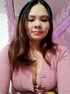 Snapshot of quynhquynh_ chatting on January 12, 2:06 am quynhquynh online show from January 12, 2:06 am