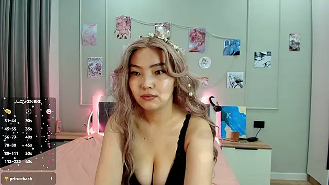 junamiin online show from December 4, 7:11 pm