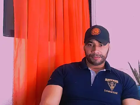 Snapshot of musclehetero chatting on April 20, 6:42 pm musclehetero online show from April 20, 6:42 pm