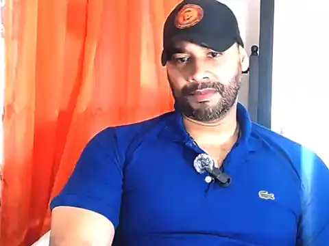 Snapshot of musclehetero chatting on May 15, 2:18 am musclehetero online show from May 15, 2:18 am