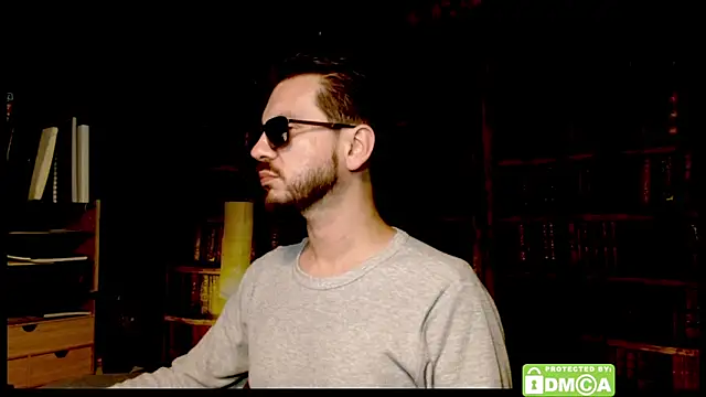 Snapshot of justshutupandwatch chatting on December 16, 4:50 am justshutupandwatch online show from December 16, 4:50 am