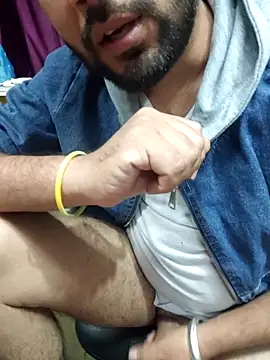 Cute Lucky online show from November 29, 5:05 pm