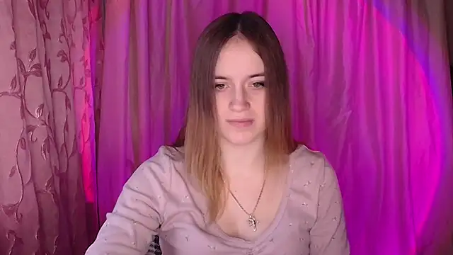 Illa May online show from December 18, 7:25 am