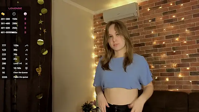 Snapshot of VoidElaris chatting on January 10, 6:53 pm VoidElaris online show from January 10, 6:53 pm