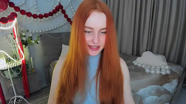 Snapshot of AirySilhouette chatting on February 11, 1:10 am AirySilhouette online show from February 11, 1:10 am