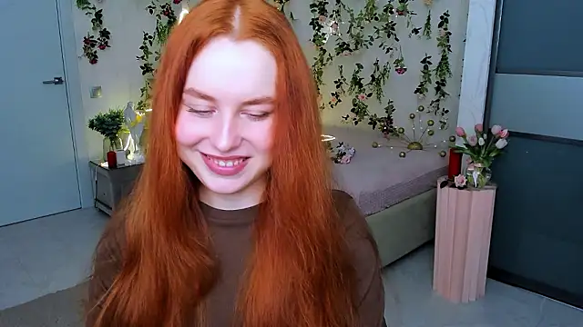 Snapshot of AirySilhouette chatting on February 12, 10:10 am AirySilhouette online show from February 12, 10:10 am