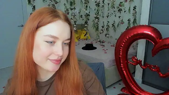 Snapshot of AirySilhouette chatting on February 14, 4:04 pm AirySilhouette online show from February 14, 4:04 pm