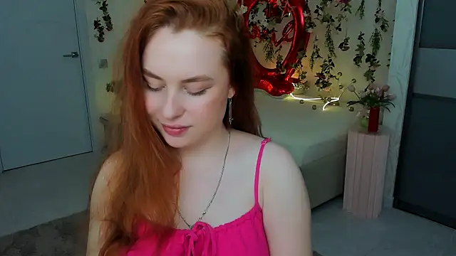 Snapshot of AirySilhouette chatting on February 20, 10:05 am AirySilhouette online show from February 20, 10:05 am