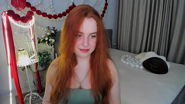 Snapshot of AirySilhouette chatting on March 31, 4:07 pm AirySilhouette online show from March 31, 4:07 pm