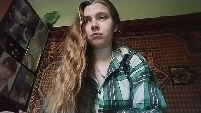 Snapshot of KikiBang chatting on November 29, 8:06 am KikiBang online show from November 29, 8:06 am