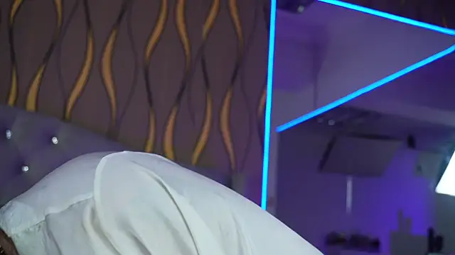 lovely sophia  online show from November 25, 6:02 am