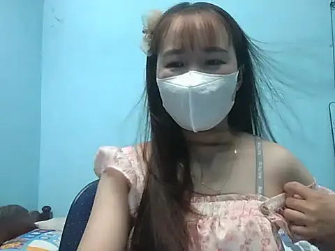 Snapshot of LinhChi09 chatting on June 17, 3:31 am LinhChi09 online show from June 17, 3:31 am