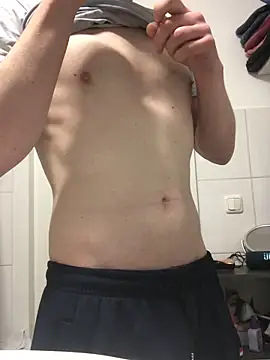 Spielzeugtwink online show from March 10, 11:10 pm