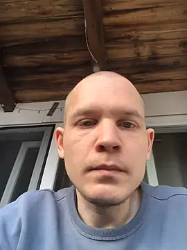 Spielzeugtwink online show from March 30, 1:45 pm