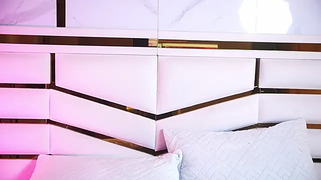 luciana agudelo online show from February 16, 7:10 pm