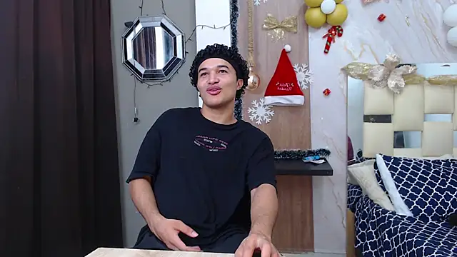 sweett love  online show from December 5, 3:26 am