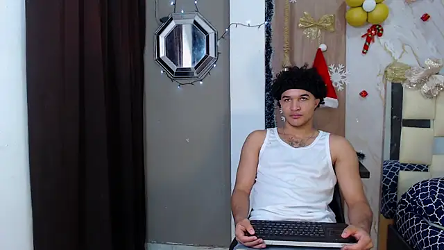 sweett love  online show from December 19, 4:19 am