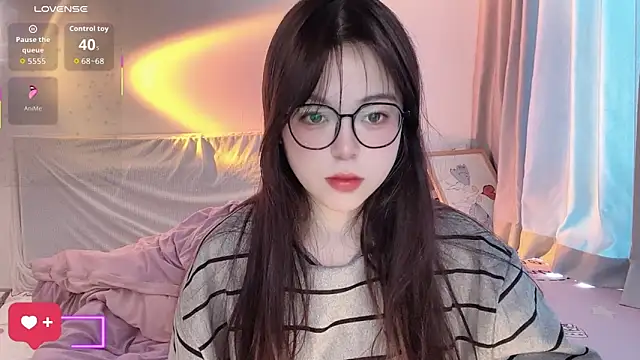 Snapshot of -Angela chatting on November 30, 3:43 am -Angela online show from November 30, 3:43 am