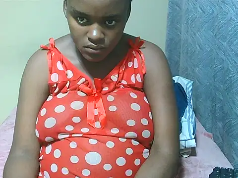 Snapshot of PregiiCaramellxx chatting on January 5, 7:28 pm PregiiCaramellxx online show from January 5, 7:28 pm