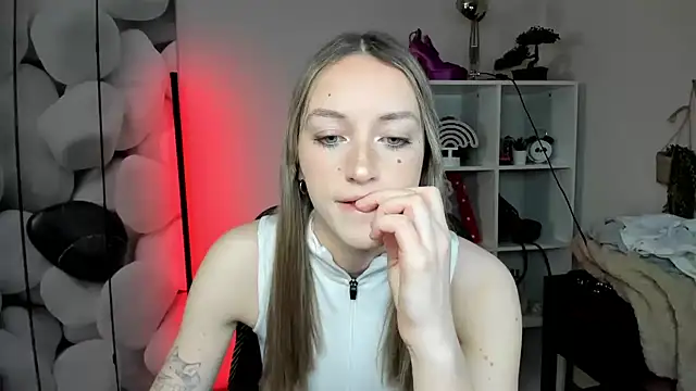 EvelynBlond online show from January 16, 1:37 pm