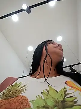 Layla-daring online show from March 3, 6:14 pm