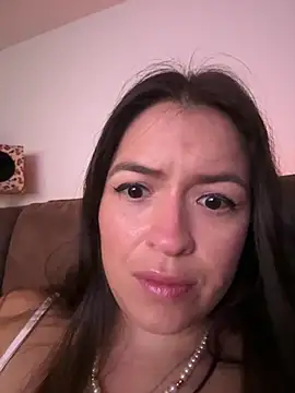 Little  Danni1 online show from April 8, 2:44 am