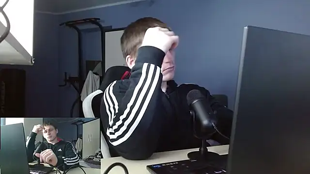 Snapshot of Poliglotjoe1 chatting on February 1, 2:59 pm Poliglotjoe1 online show from February 1, 2:59 pm