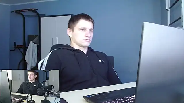 Snapshot of Poliglotjoe1 chatting on February 2, 7:51 am Poliglotjoe1 online show from February 2, 7:51 am