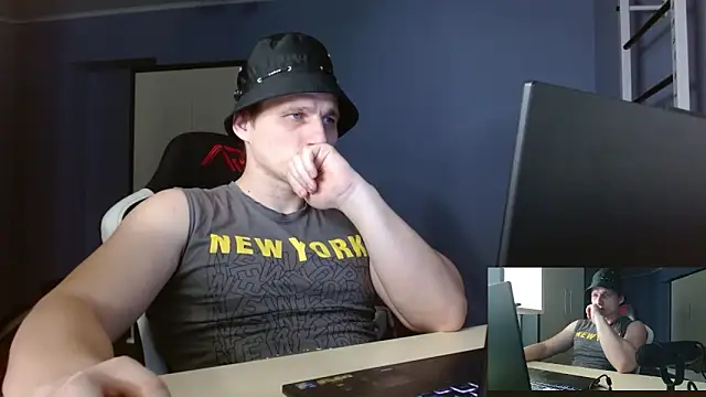 Snapshot of Poliglotjoe1 chatting on February 17, 9:10 pm Poliglotjoe1 online show from February 17, 9:10 pm