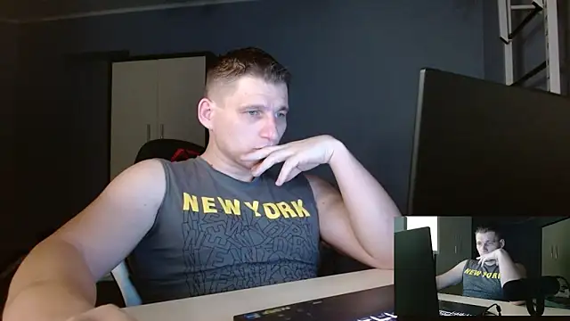 Snapshot of Poliglotjoe1 chatting on February 20, 7:47 pm Poliglotjoe1 online show from February 20, 7:47 pm