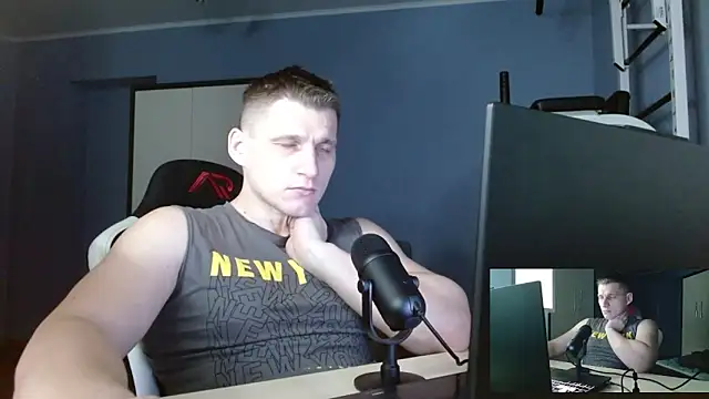 Snapshot of Poliglotjoe1 chatting on February 23, 2:31 am Poliglotjoe1 online show from February 23, 2:31 am