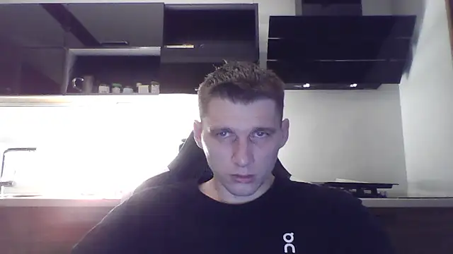 Snapshot of Poliglotjoe1 chatting on February 27, 4:45 am Poliglotjoe1 online show from February 27, 4:45 am